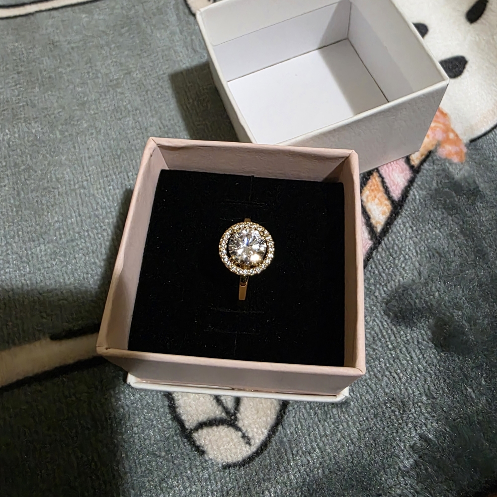 Elegant Gold and Silver Ring